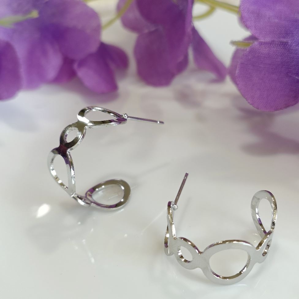 The99Jewel Silver Plated Round Shaped Designed Fashion Hoop Earring
