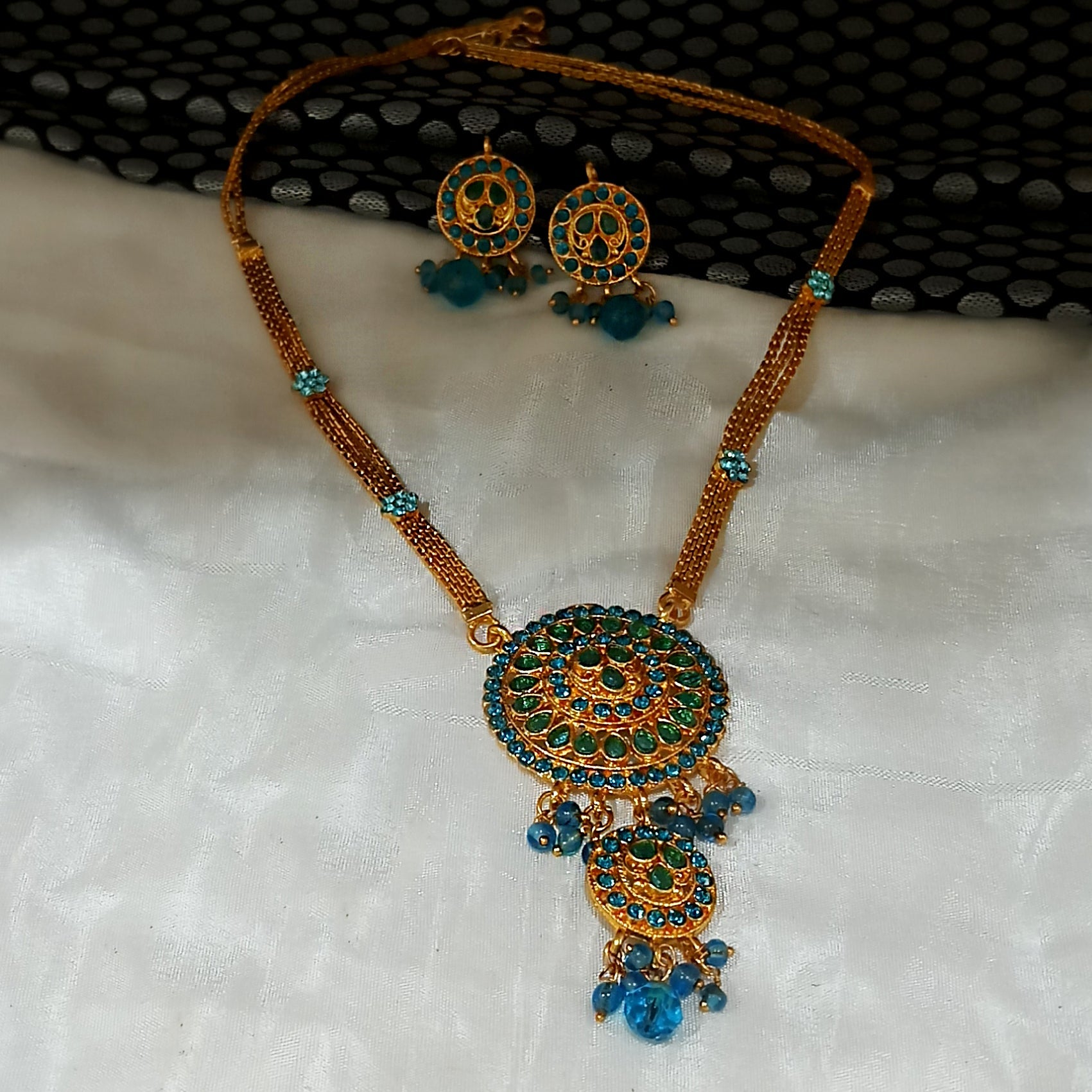 The99Jewel Gold Plated Blue Austrian Stone Necklace Set