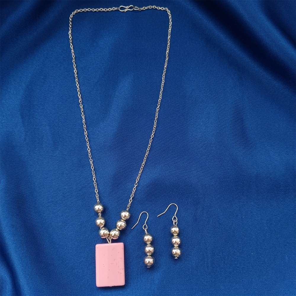 The99Jewel Elegant Pendant Necklace Set with Beaded Detailing & Drop Earrings