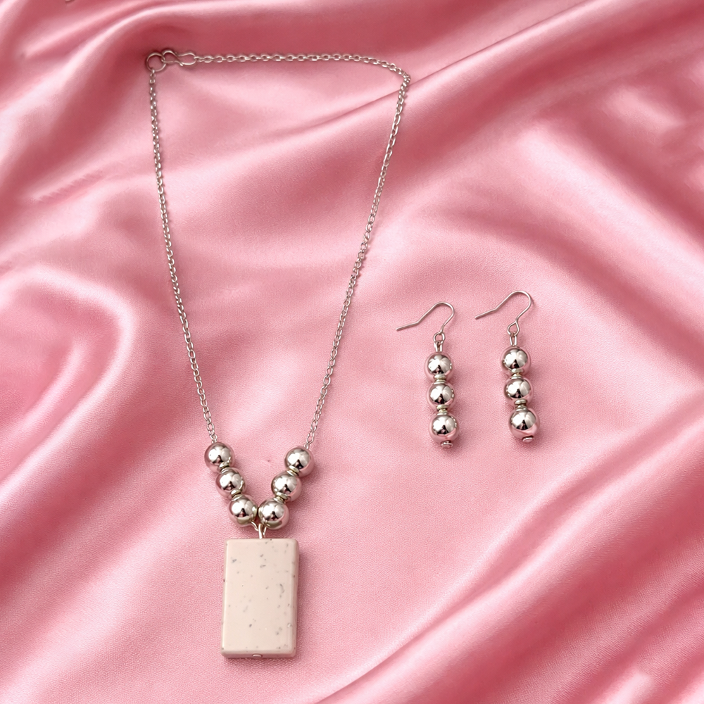The99Jewel Elegant Pendant Necklace Set with Beaded Detailing & Drop Earrings