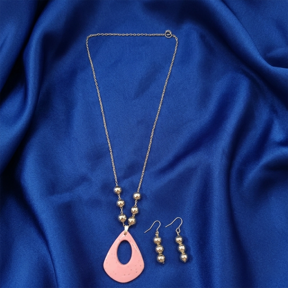The99Jewel Elegant Pendant Necklace Set with Beaded Detailing & Drop Earrings
