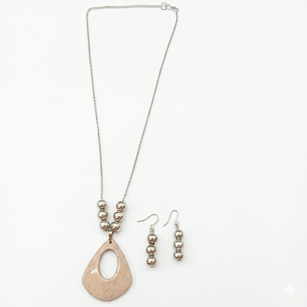 The99Jewel Elegant Pendant Necklace Set with Beaded Detailing & Drop Earrings