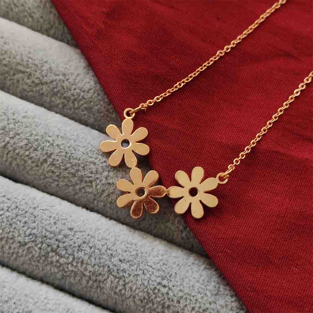 The99Jewel Flower Shape Chain Pendant - 113114612RG