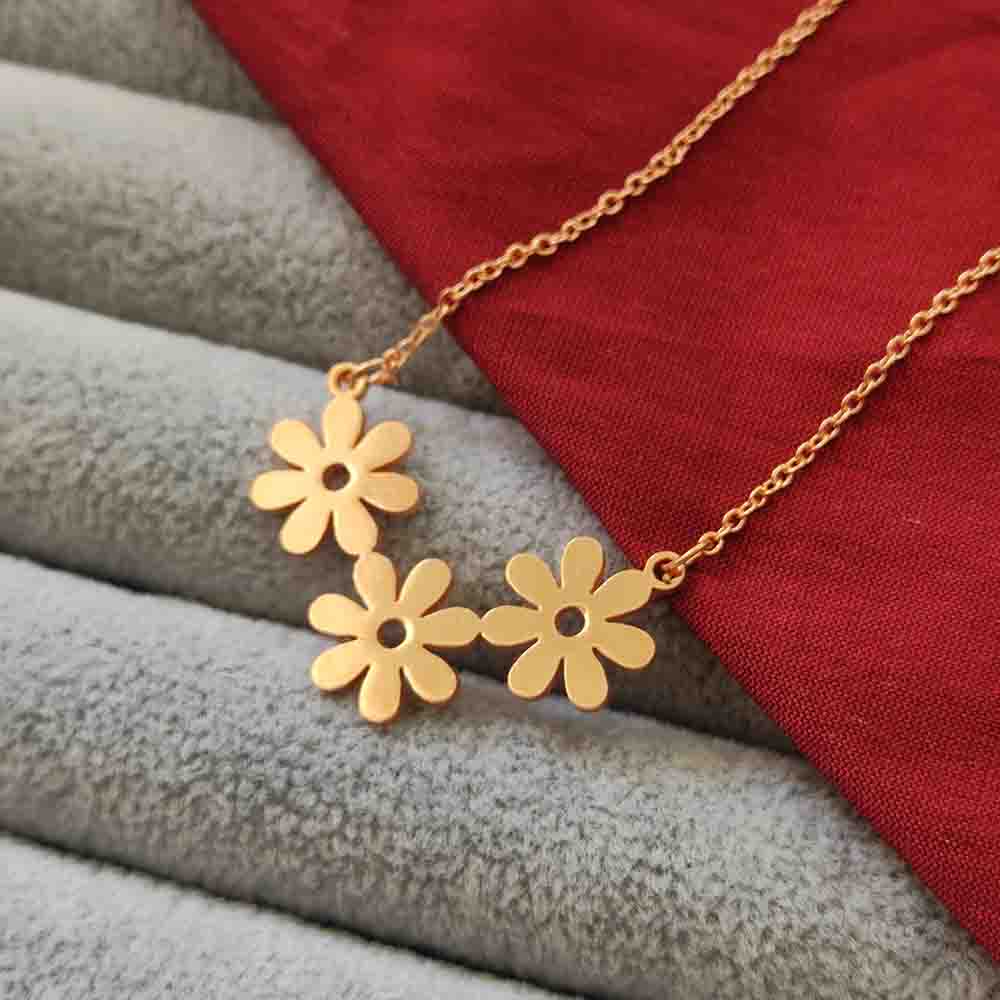 The99Jewel Flower Shape Chain Pendant - 113114612RG
