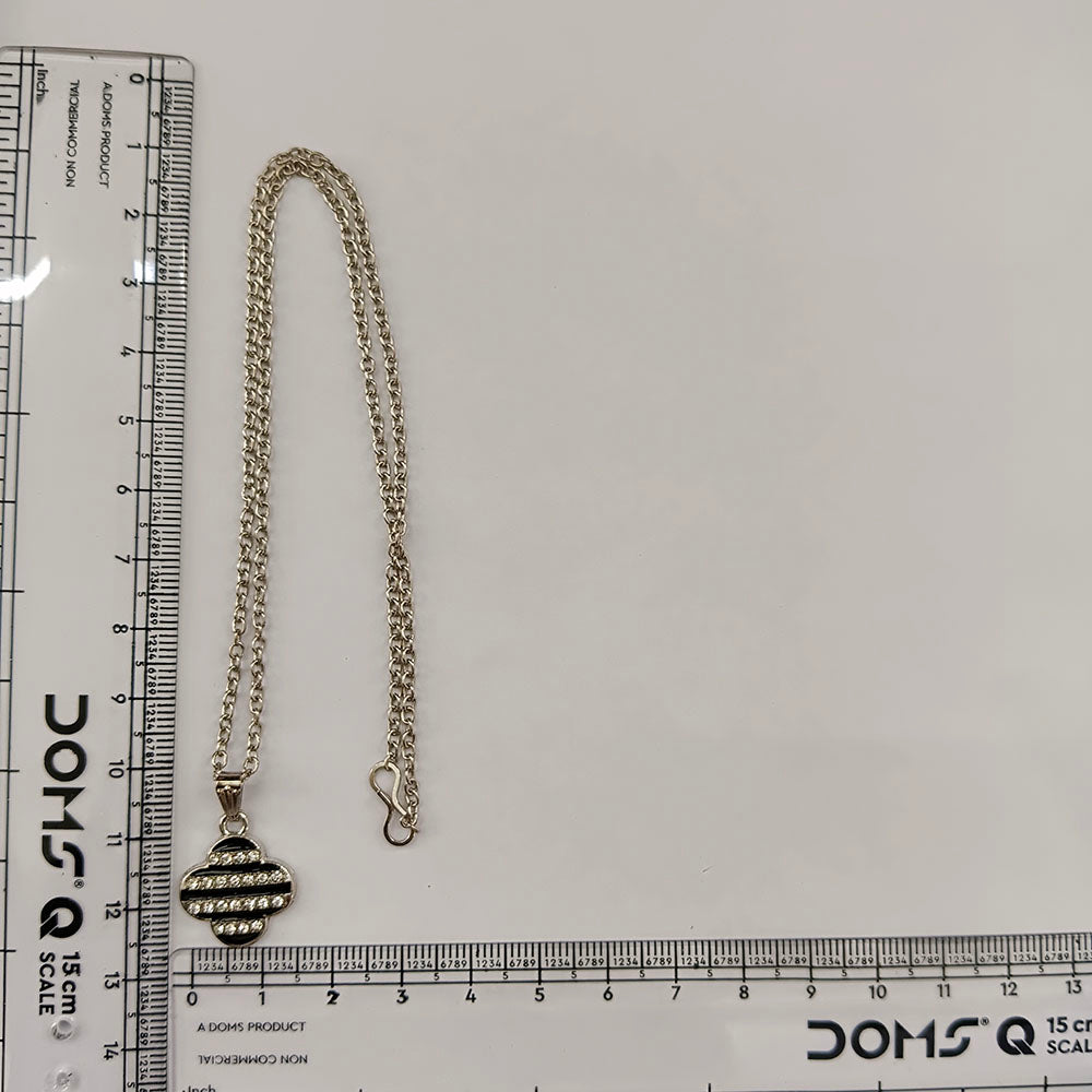 The99Jewel Fashion Silver Plated Austrian Stone Clover Shape Chain Pendant
