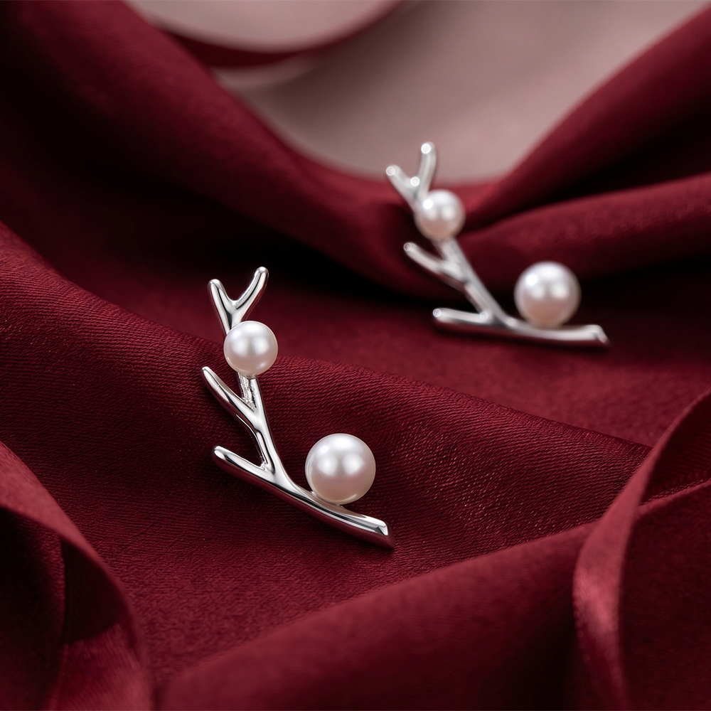 The99Jewel  Classic Silver  Plated Twing  Shape Stud Earrings 
