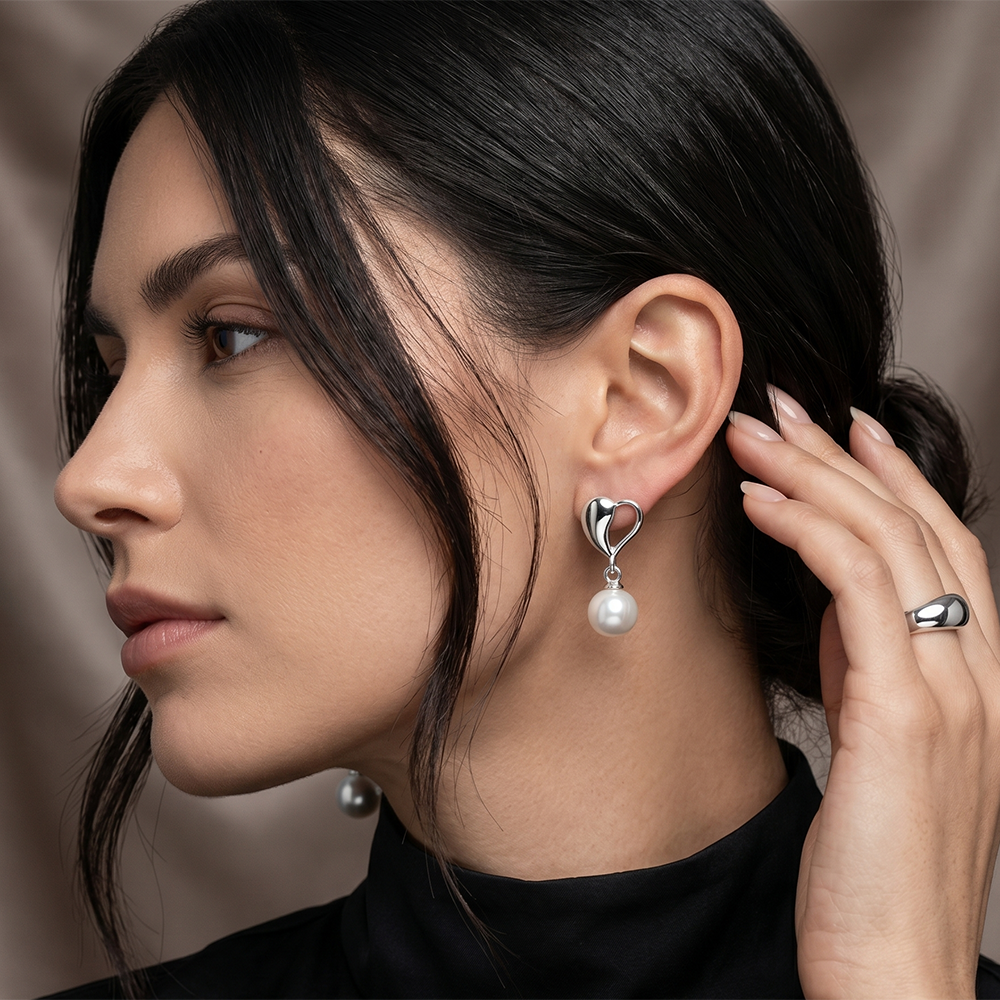 The99Jewel  Eye-Catching  Silver  Plated Pearl Stud Earrings 