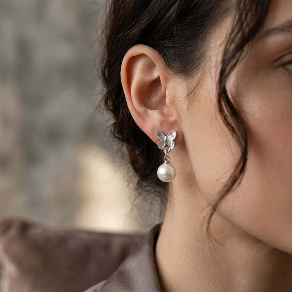 The99Jewel  Eye-Catching  Silver  Plated Pearl Stud Earrings 