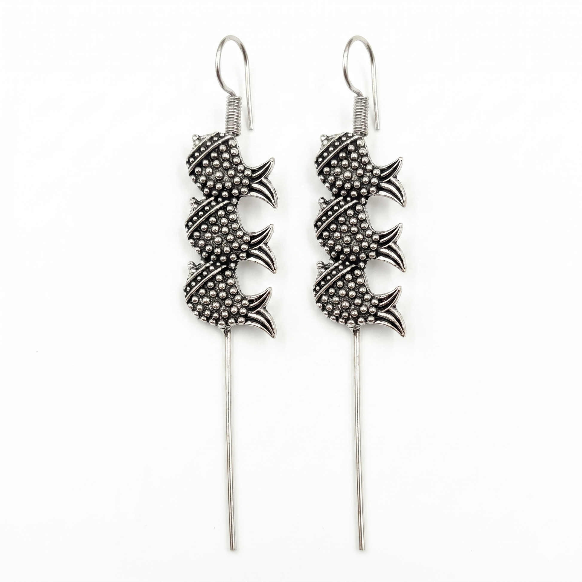 The99Jewel Oxidised Plated Fish Earcuff