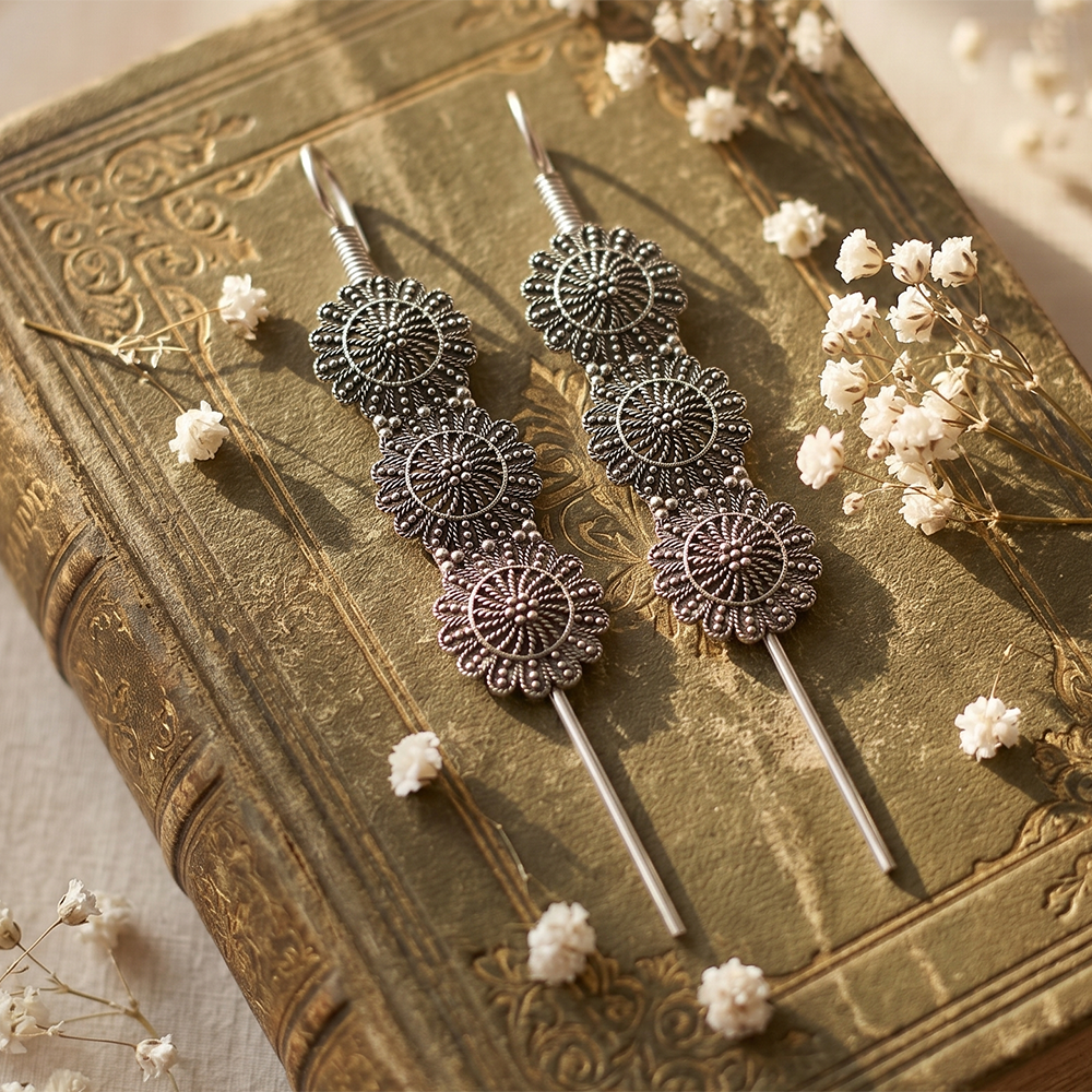 The99Jewel Oxidised Plated Floral Earcuff