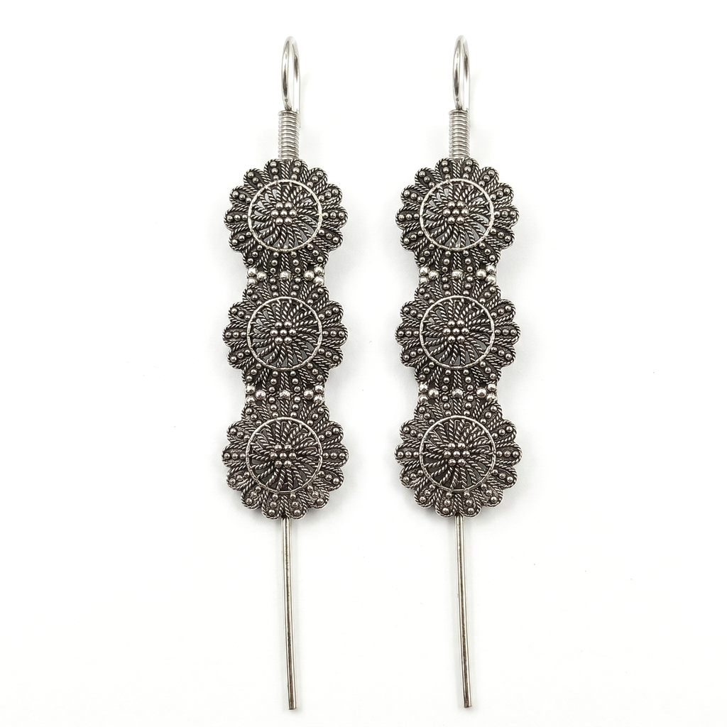 The99Jewel Oxidised Plated Floral Earcuff