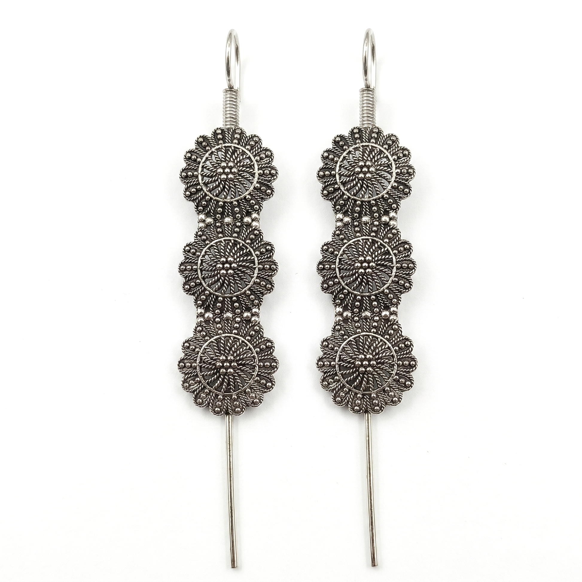 The99Jewel Oxidised Plated Floral Earcuff