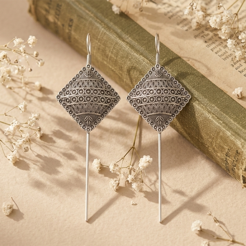 The99Jewel Oxidised Plated Sqaure Earcuff