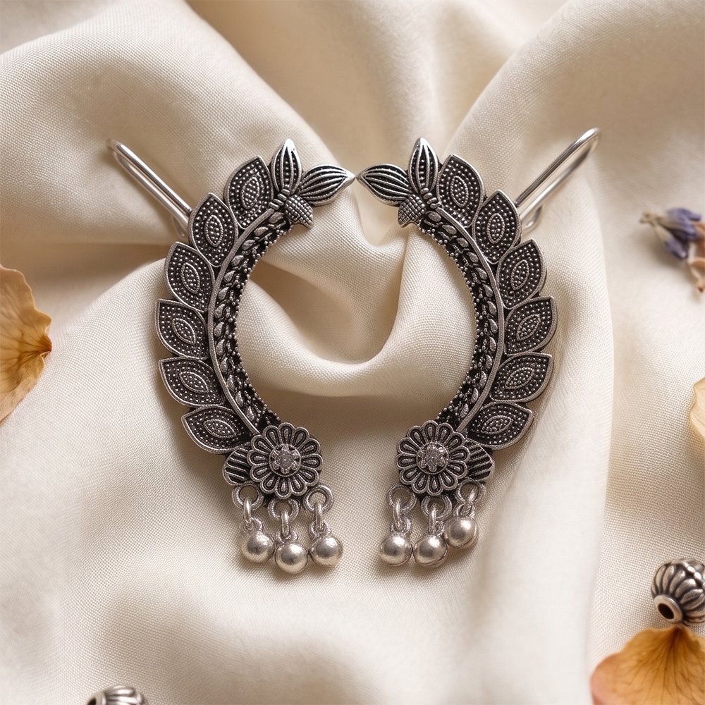The99Jewel Oxidised Plated Leaf Earcuff