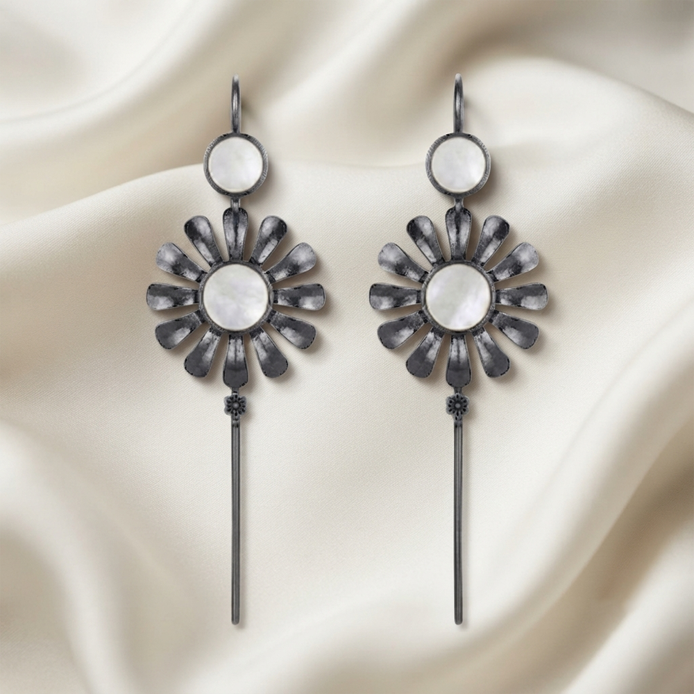 The99Jewel Black Plated Floral Ear cuff