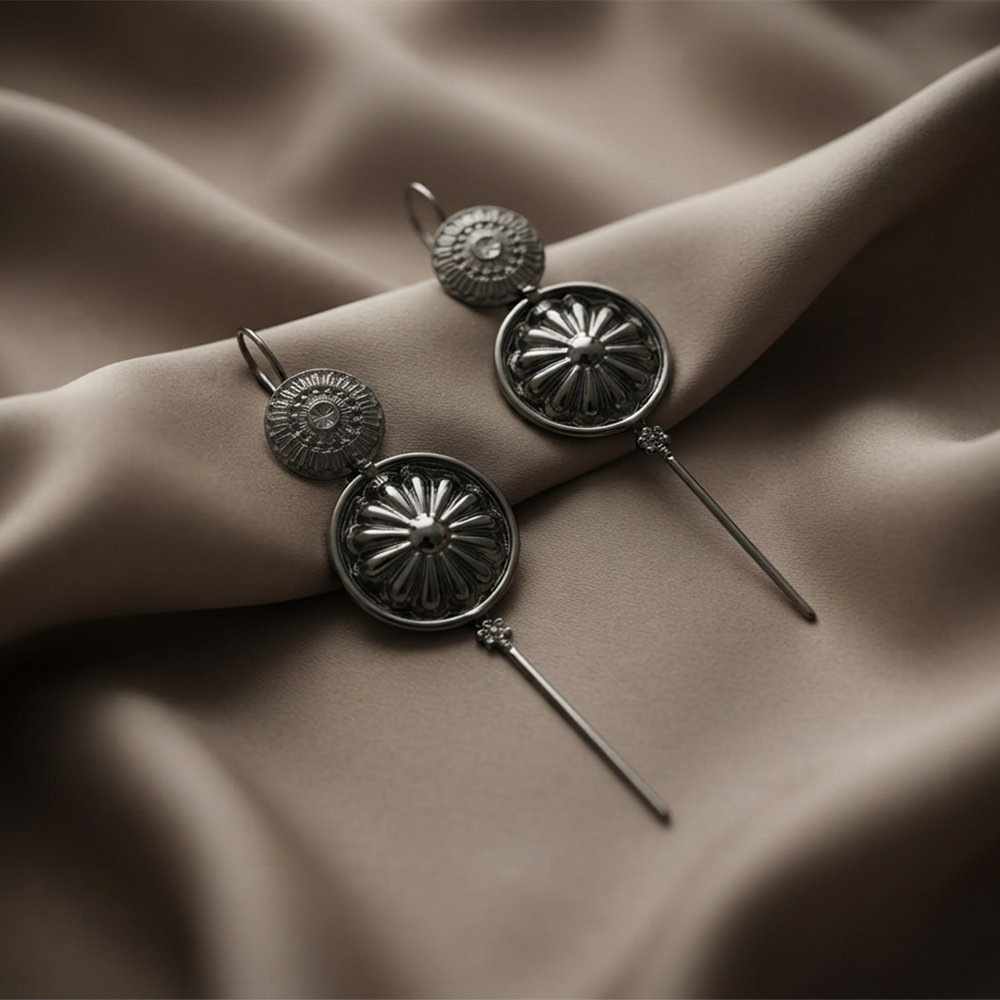 The99Jewel Black Plated Round Ear cuff