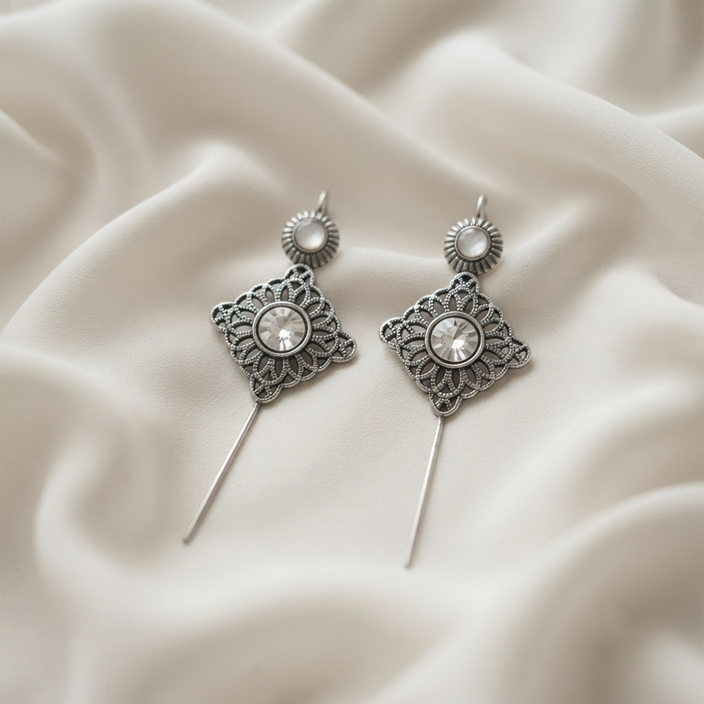 The99Jewel Oxidised Plated Oval Ear cuff