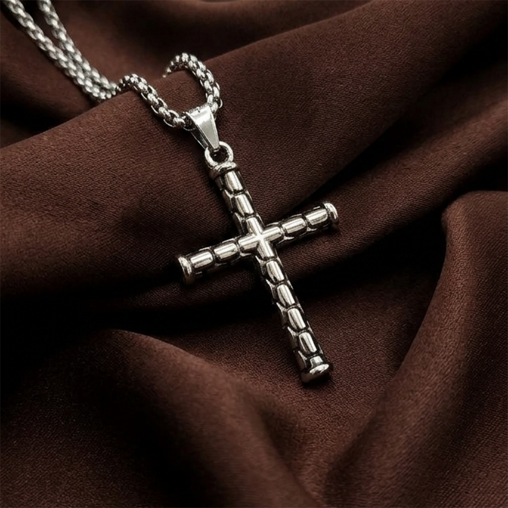 The99Jewel Cross Pendant With Chain