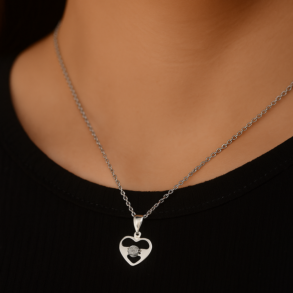 The99Jewel Heart Shaped  Chain Pendant
