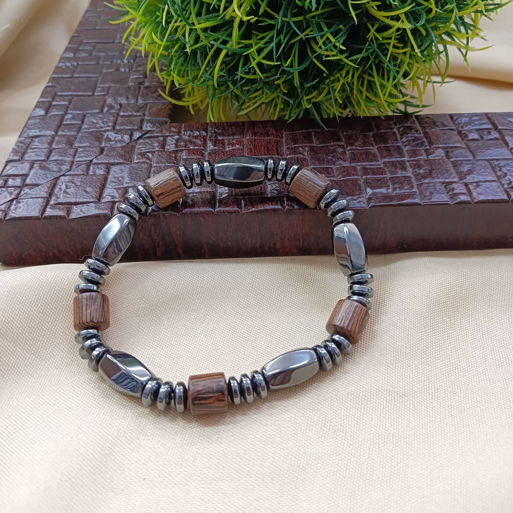 The99Jewel Classic Hemitat Wooden Stretch Bracelet