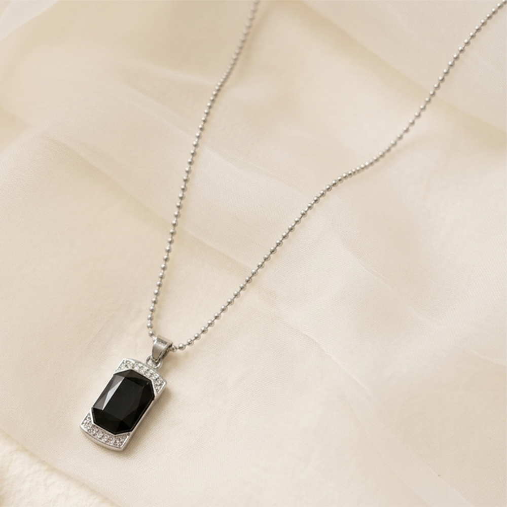 The99Jewel Silver Plated Black Onyx Pendant Necklace For Men