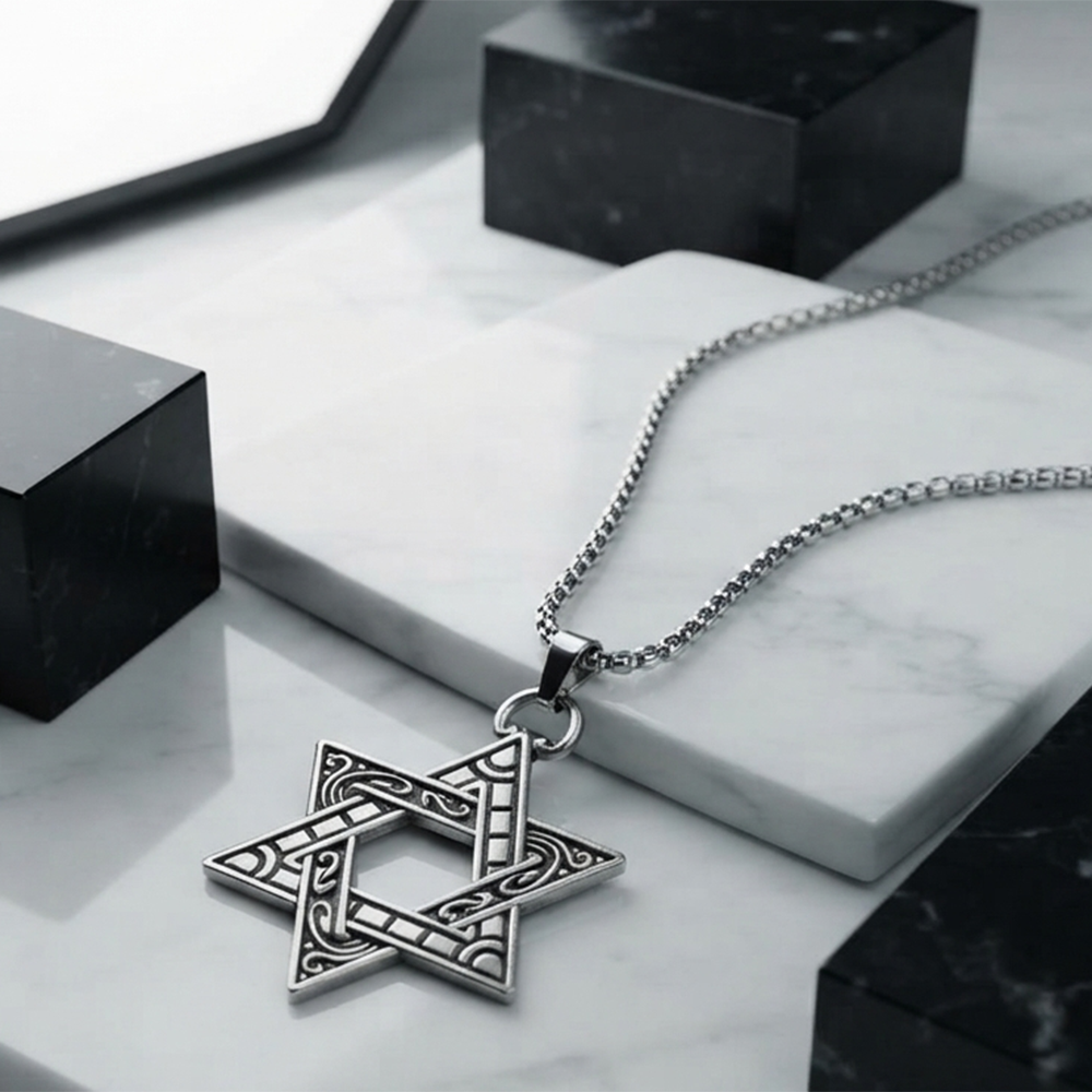 The99Jewel Statement Vintage star pendant Chain Pendant for Men