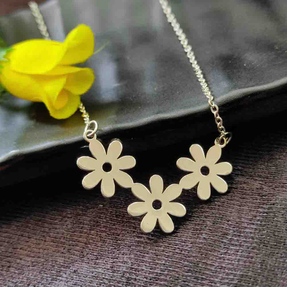 The99Jewel Flower Shape Chain Pendant