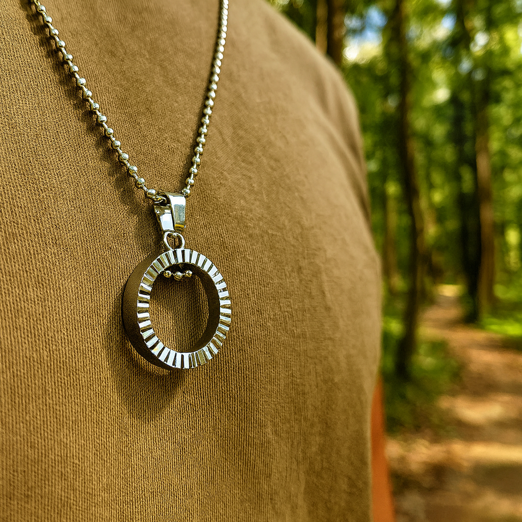 The99Jewel Round Shape Circle Ring Chain Pendant