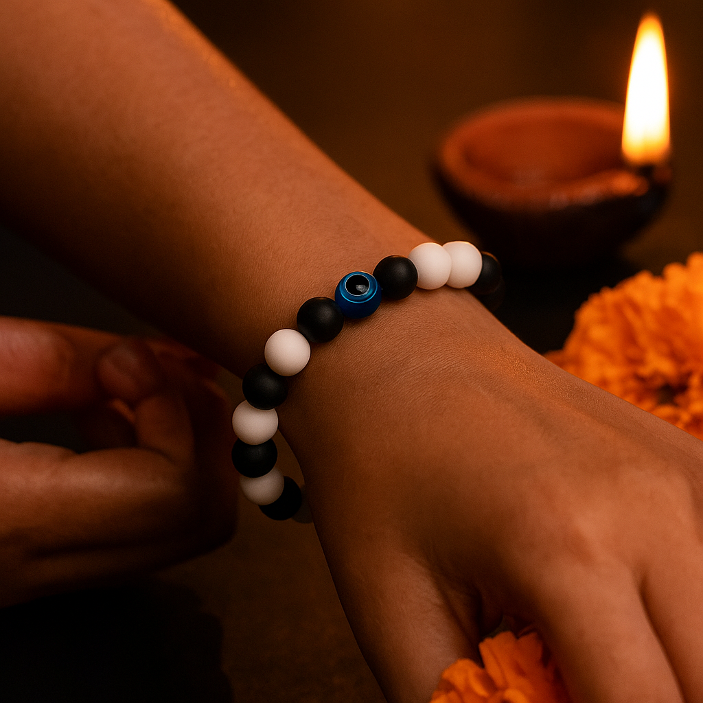 The99Jewel Evil Eye Black & White Beads Bracelet - 1404756